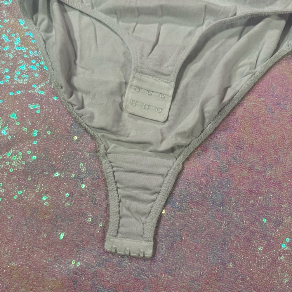 White Scoop Neck Tee Basic Bodysuit - image 7